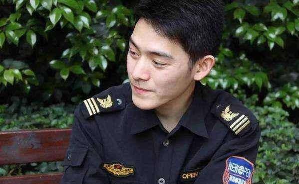 午马,领每年三千扶助金,五保老人只想做一个普通人_香港_小伙_张国荣