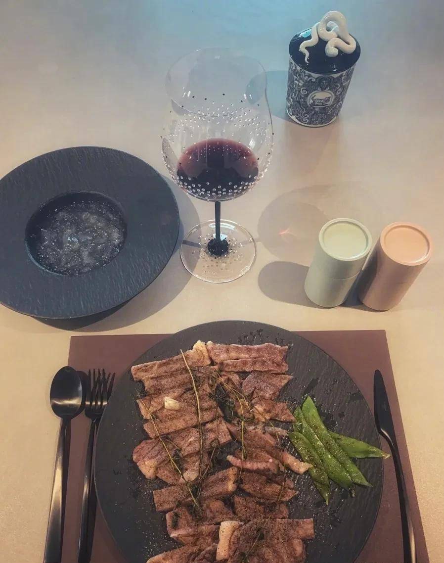 原创华晨宇晒早餐引100万评论网友豪华贫穷限制了我的想象