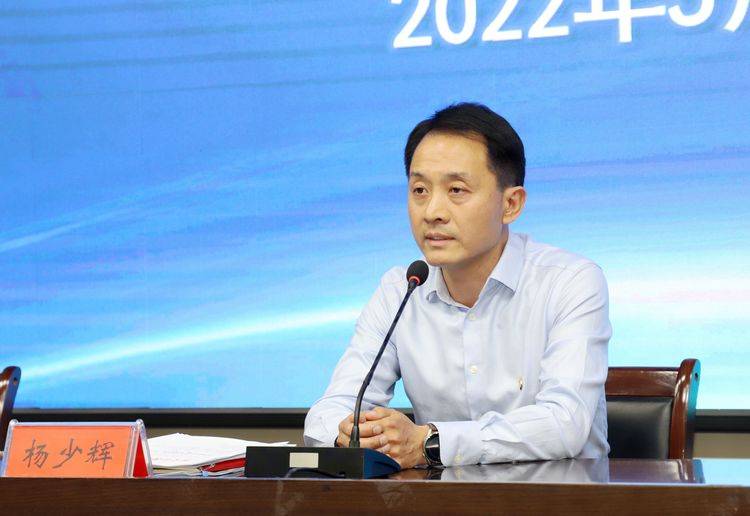 局党组书记,局长杨少辉为鲁庄镇北侯小学常正强,建设路小学李炎炎,第