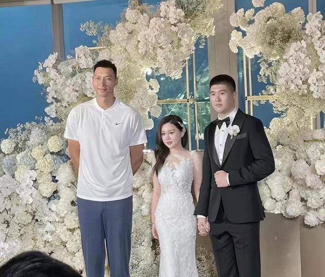 广东队老板娘吴迪身家40亿,现身王薪凯婚礼,40岁肤白貌美_易建联_辽宁