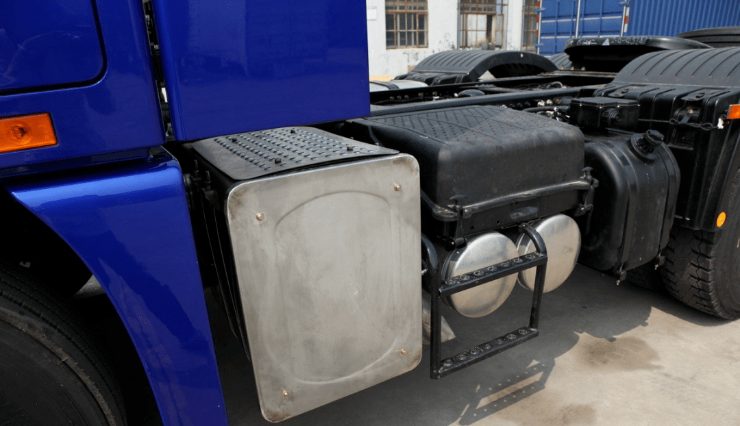 山西海星集团中国重汽汕德卡用导流罩把车包起来这样干能省多少油