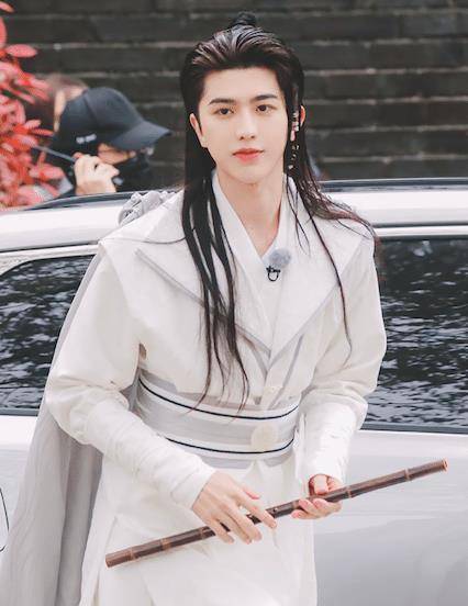 原创蔡徐坤奔跑吧路透曝光古装扮相好惊艳风度翩翩宛如画中仙