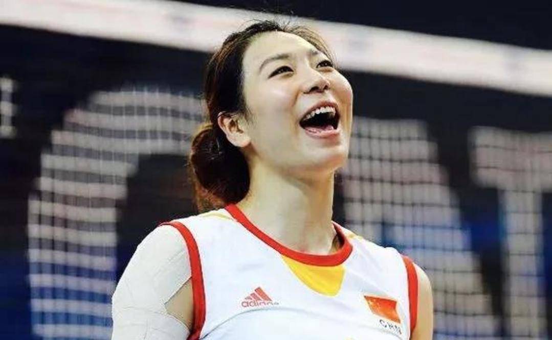 中国女排青铜一代暴力副攻杨珺菁:上台别紧张,好好说话!