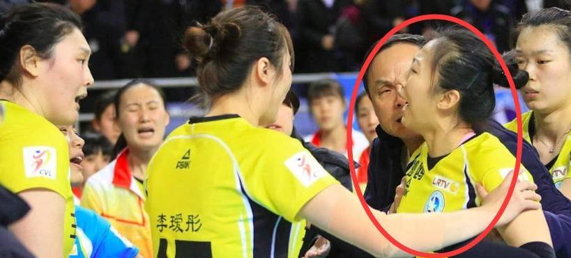 原创丁霞是世界女排顶级二传但曾因和王一梅冲突事件受到球迷指责