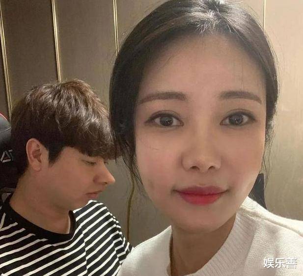 原创娱乐圈最塑料的夫妻p图永远只p自己照片太搞笑了