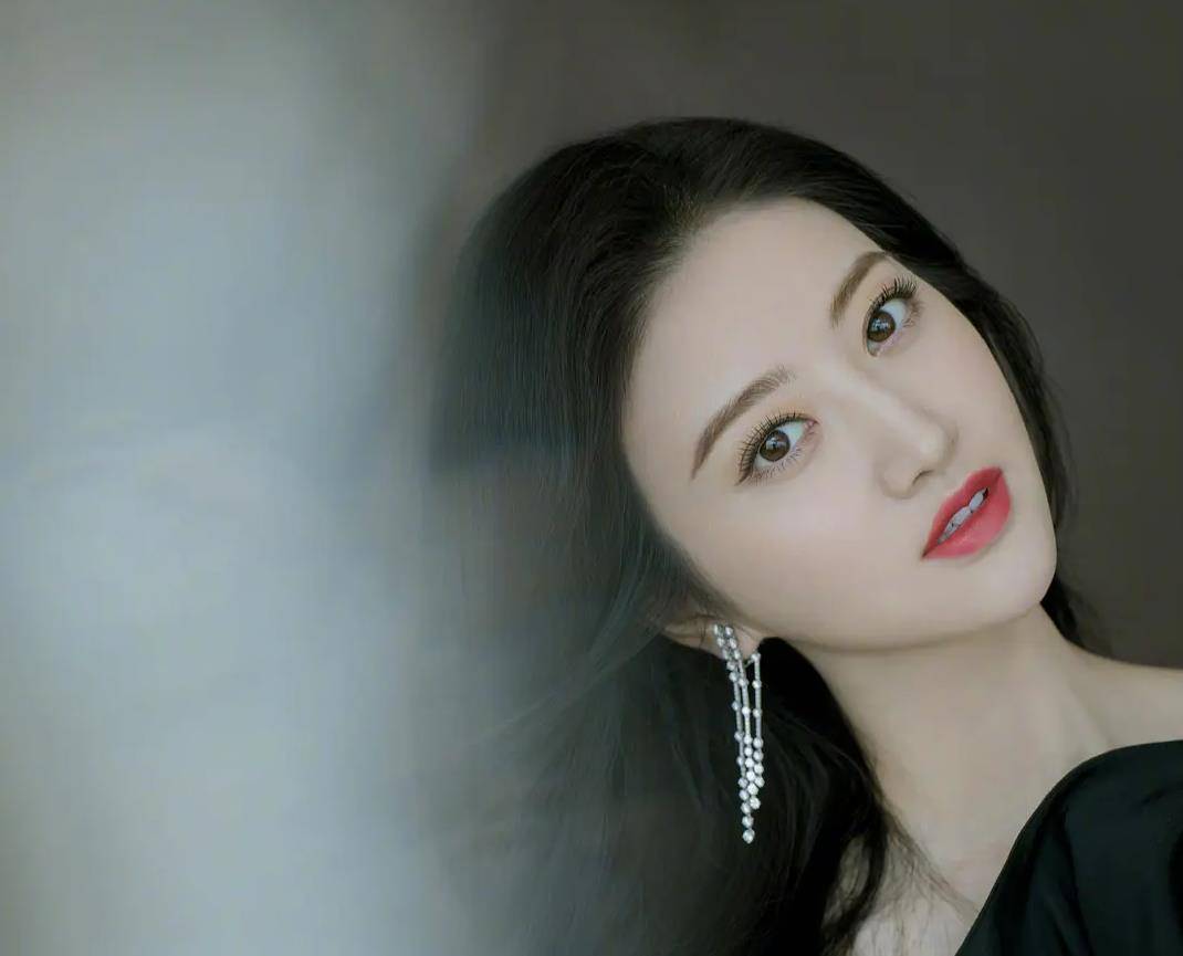 原创景甜根本不是浓颜系美女她是标准的正统大牡丹长相