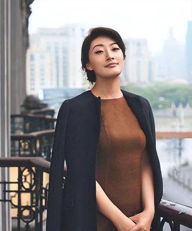 娃哈哈公主宗馥莉近况她变瘦了也会打扮了40岁的她至今未婚