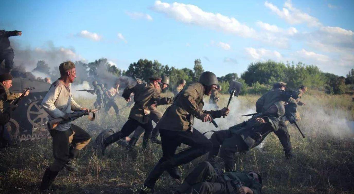 巴巴罗萨行动德军闪电奇袭苏联斯大林消失两周去了哪