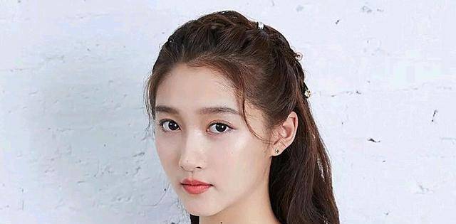 关晓彤骨相女神脸