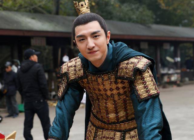 成名前,金瀚拍普法栏目剧演瘸子,"为了生活"太现实!_郑业成_失业_辛鹏