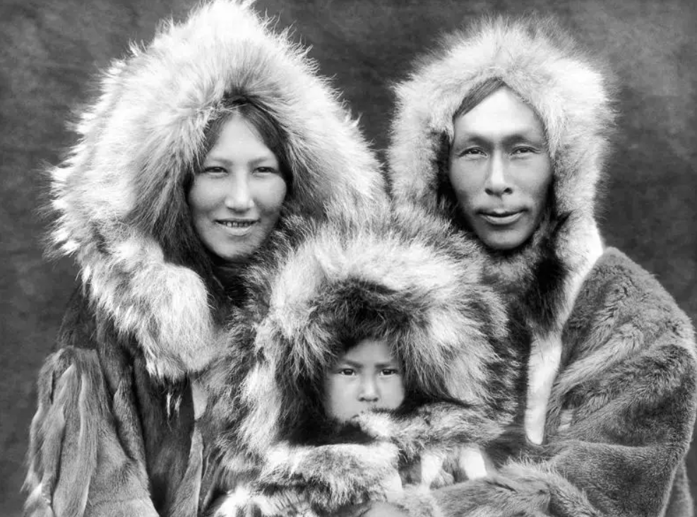 原创因纽特人几乎一辈子都吃生肉原因何在基因变异还是另有原因