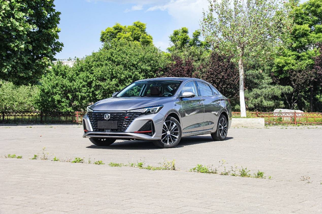 仲夏时节试驾2022款长安逸动plus