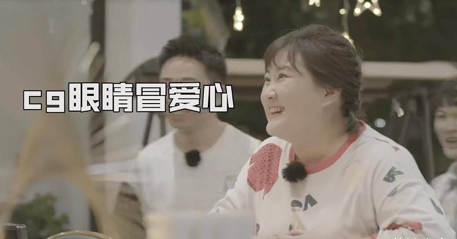 原创肖战青游记片段曝光节目中疑遭刁难冷待唯有贾玲对他友好