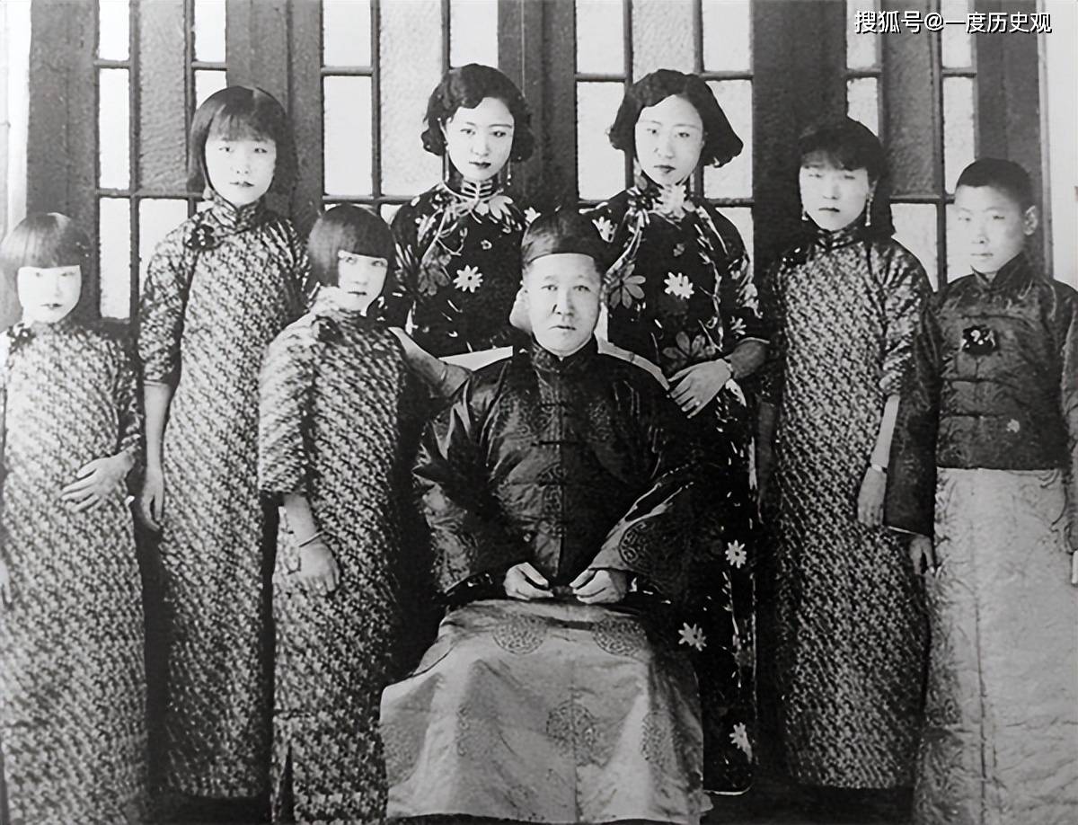 姓这三个姓氏之中的其中一个,再看看自己的族谱,如果有满清的祖先的话