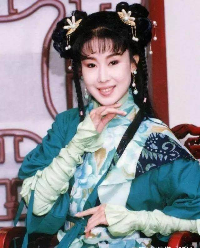 颜值不输赵雅芝的女星，与痴情富豪相识16年，60岁至今未婚