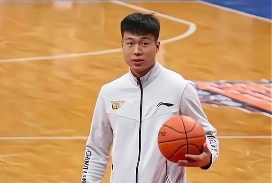 广东宏远总冠军球员出山,23岁成为国家队教练,人生大赢家_纪祥_山东