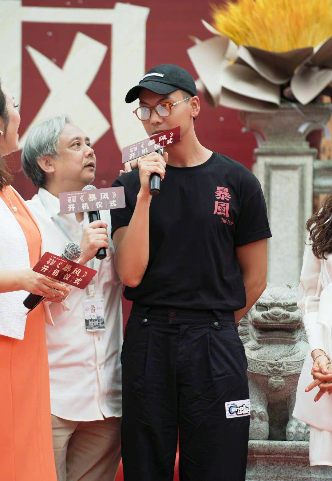 有滋有味美食·今天 13:1636岁小沈阳全家近照,女儿颜值尬了,老婆瘦身