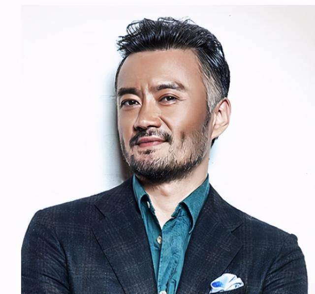 原创金牌绿叶曹卫宇比起同乡同学李亚鹏不红的他才是人生赢家