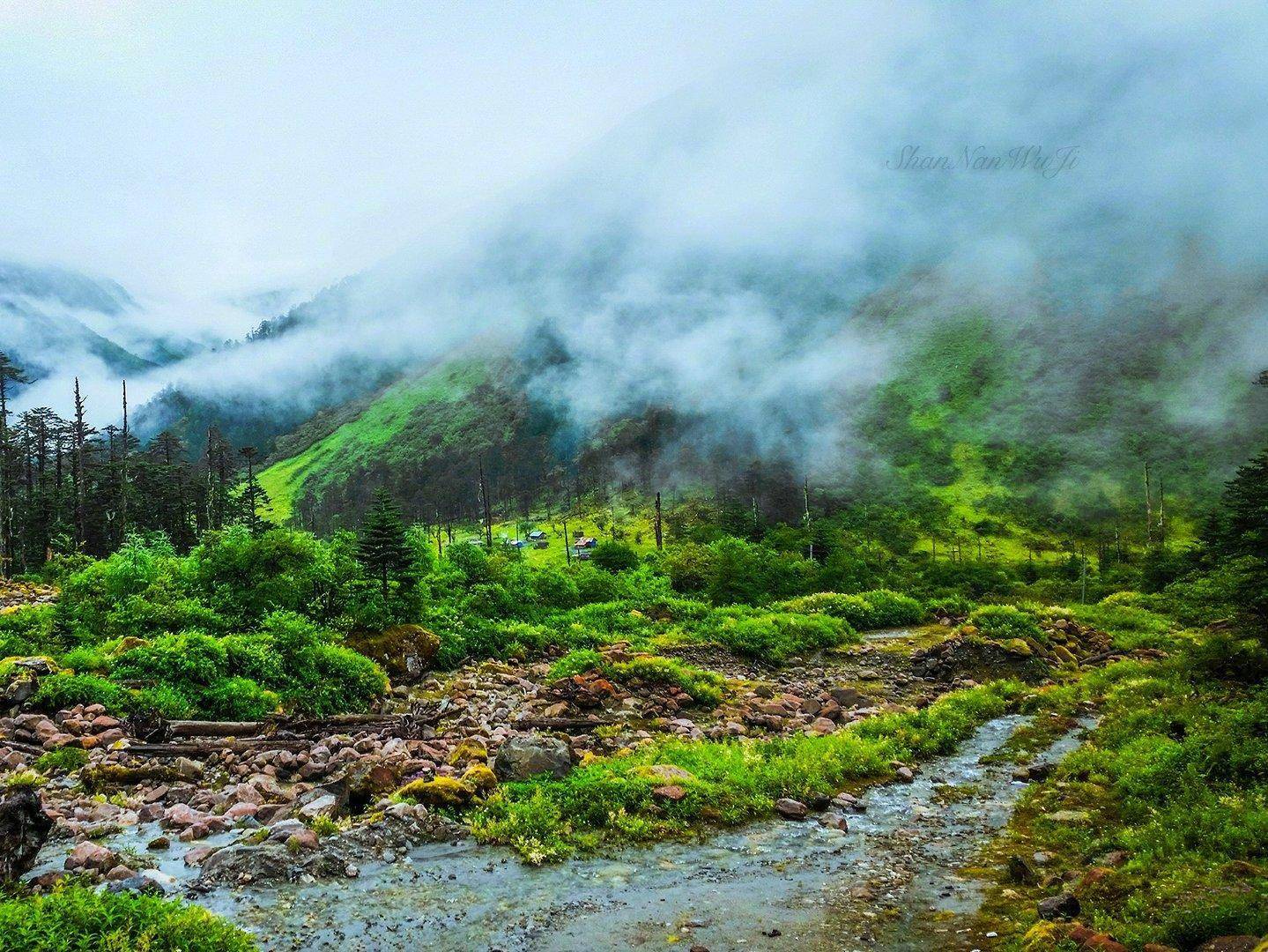 西藏最美的景不在某些景点，川藏线旅行，却是在路上