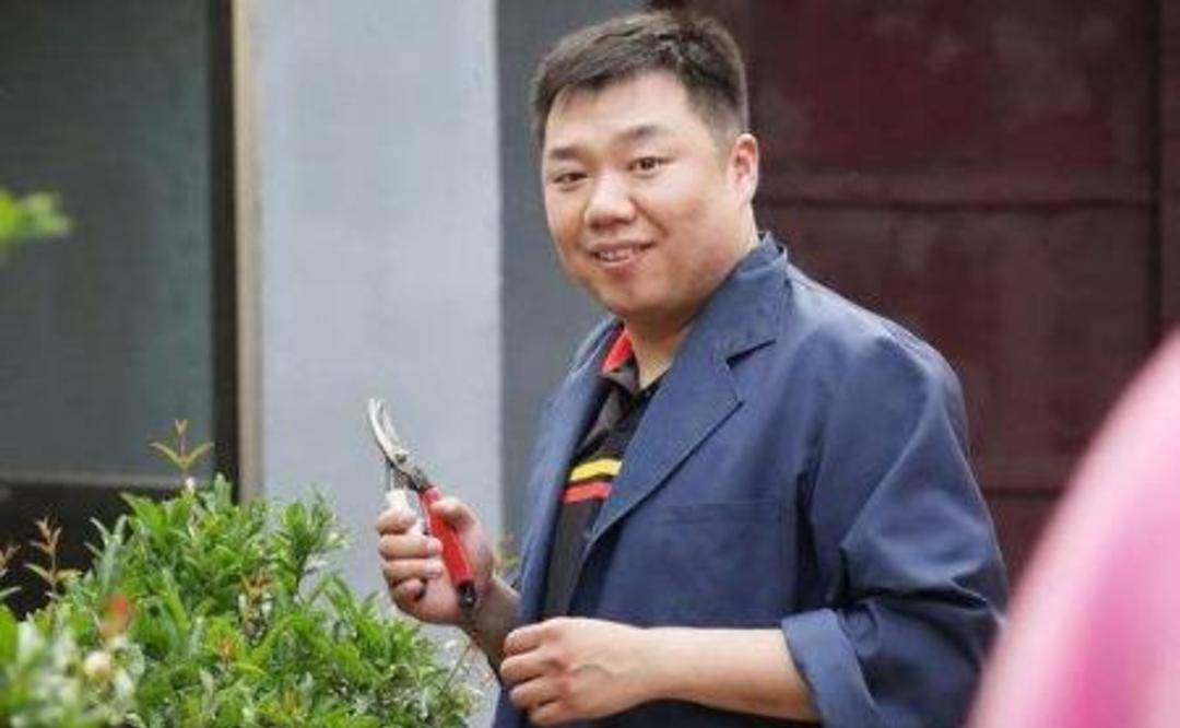 著名演员姜超娶胖妻:结婚时连洗衣机都没有,蜗居生活也幸福?