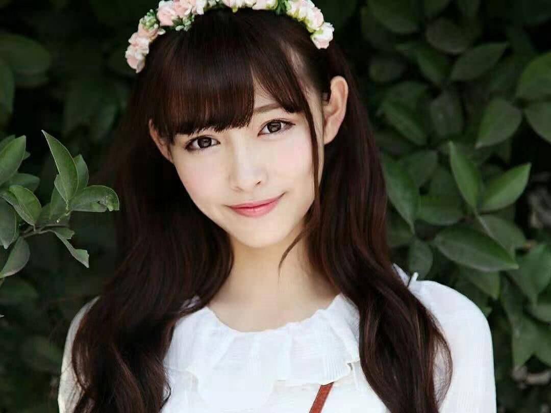 青春有你许佳琪旧照曝光,头戴花冠神似唐嫣,难怪她能当c位