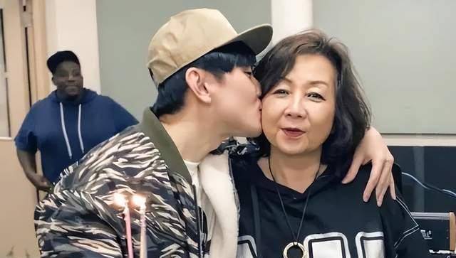 家产的明星:他们表面是艺人,实际是真正的富二代_林俊杰_吴尊_马伯骞