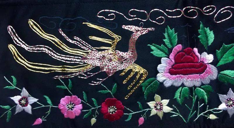 国心文化乡村专题:民间手工艺品——傣族刺绣_传承_图案_姑娘