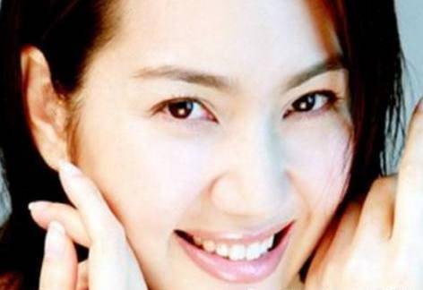 2011年5月,莫少聪被发现与孙云玲在香港排期结婚,婚后生下女儿莫芝嫣.