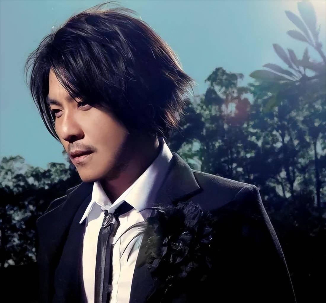 因此,也有许多主持人抱怨阿杜不好采访.