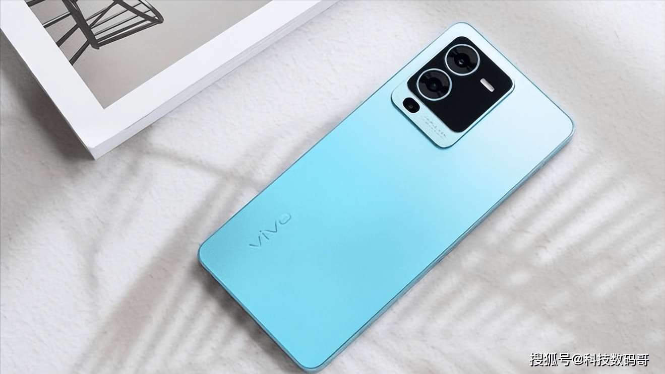 vivos15對比opporeno8pro價格接近哪一款更值得推薦