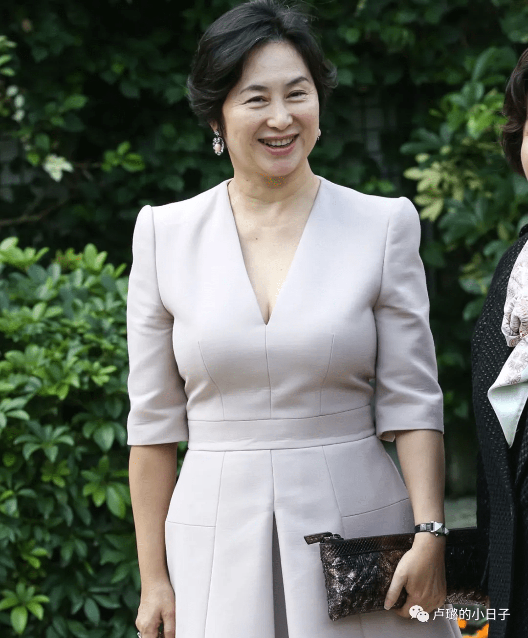 原创商界女王何超琼身价过300亿她在穿搭上花了多少