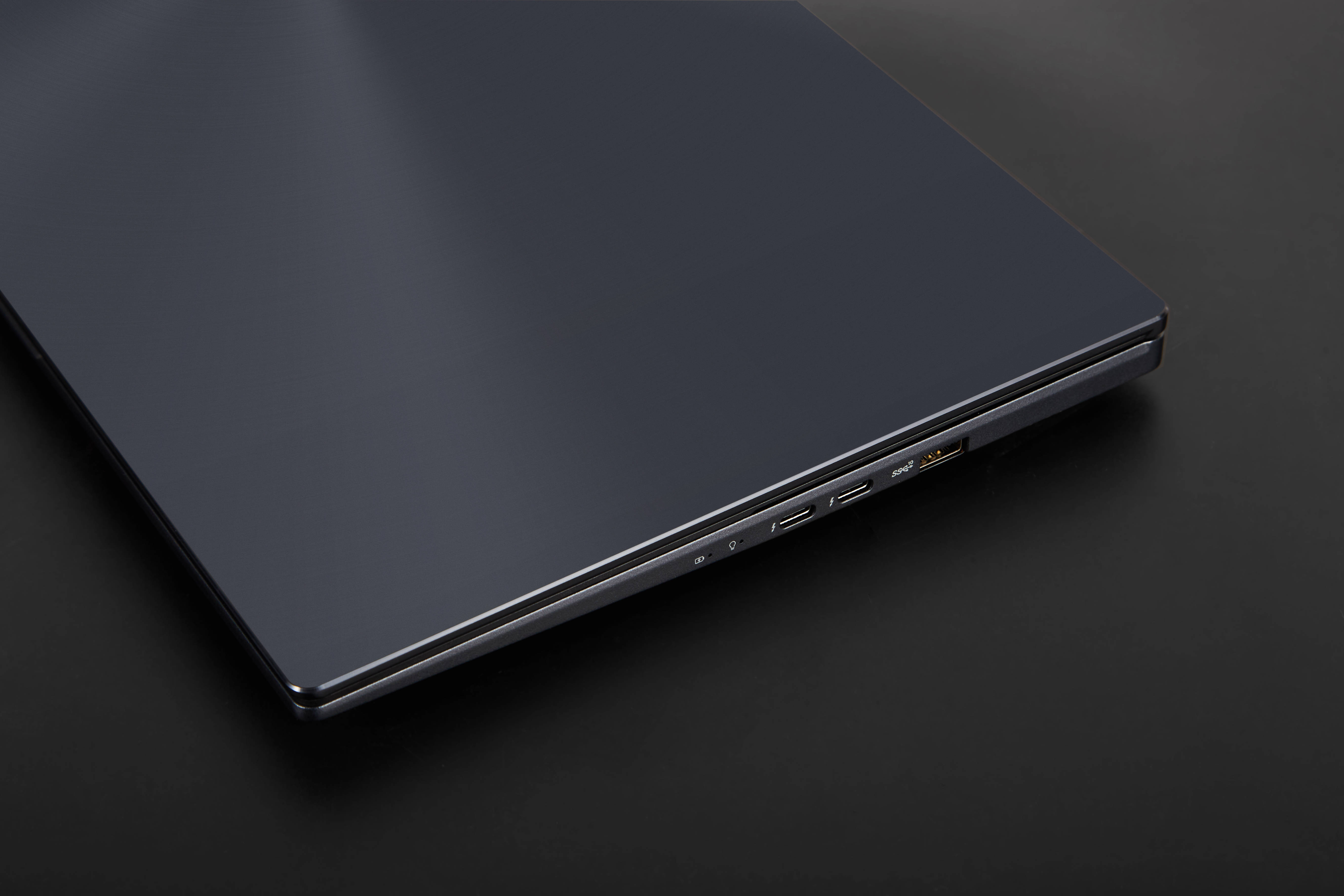 拒绝千篇一律多一块屏生产力翻一倍华硕灵耀x双屏pro图赏