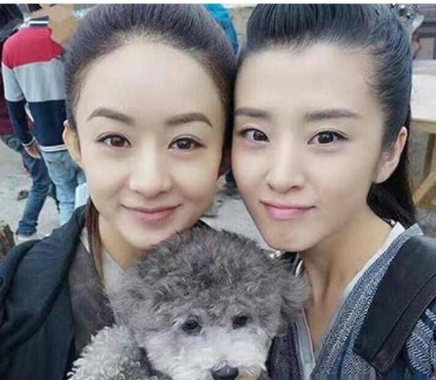 向导演极力推荐了张睿的女友,所以张若嘉在里面扮演了"仲羽"的角色