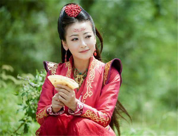 在陈浩民版《活佛济公》中饰演胭脂,在杨幂的《古剑奇谭》中饰演红玉.