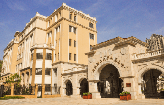 2022年大连国际学校招生一览表附课程学费招生对象