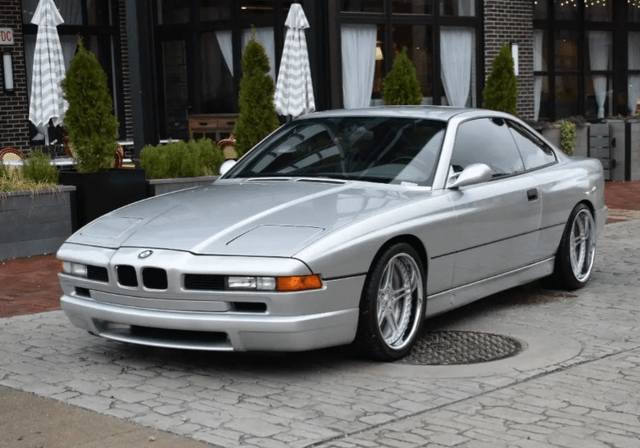 30年前的宝马850,已经停产还能上路,车主:我就不报废