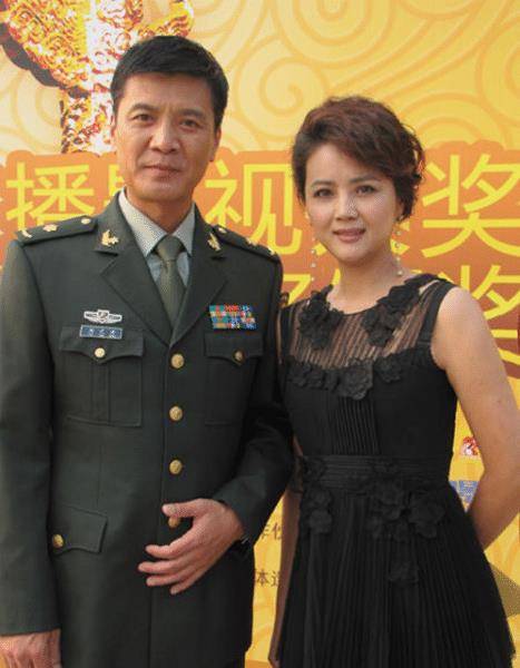 原创她是一级演员茹萍隐藏二婚丈夫身份高贵难怪生活这么幸福
