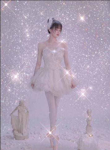 原创             赵本山女儿球球晒芭蕾舞造型，身材美若天仙，从小练舞气质出众