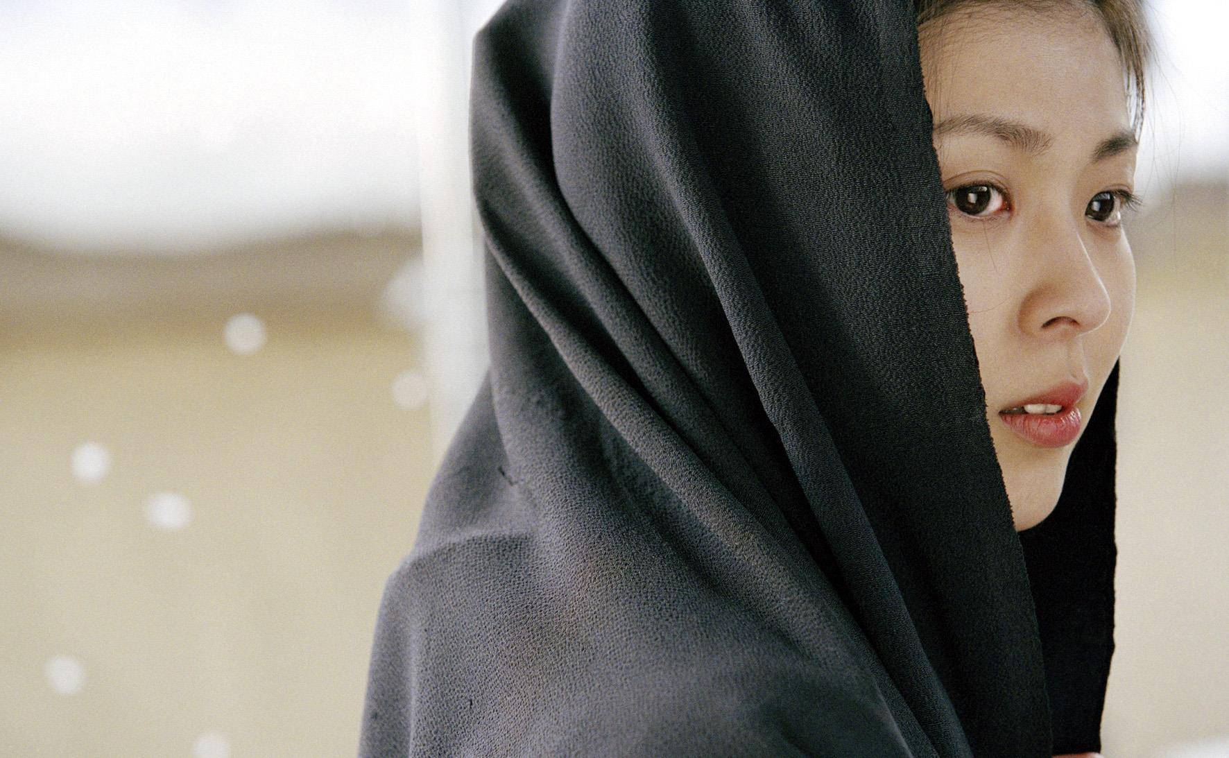 苹果肌都下垂了,43岁的她怎么还能当上女主角?_松隆子_微微_姐姐