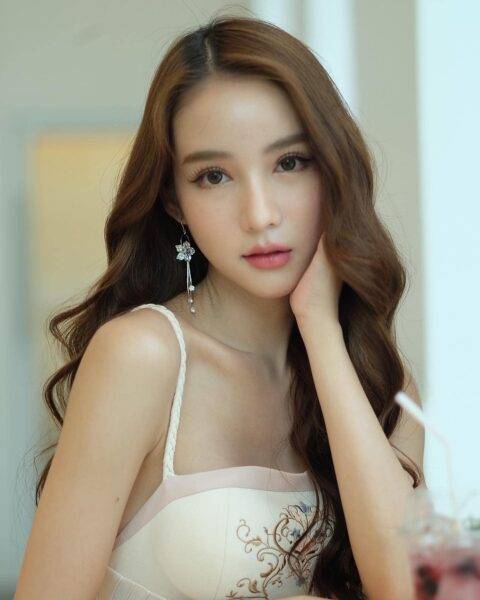 泰国变性人明星图片