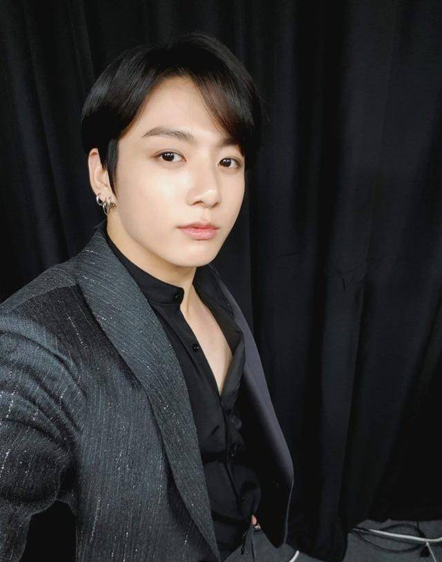 15. 田柾国jungkook (防弹少年团bts)14. 崔乂园arin (oh my girl)13.