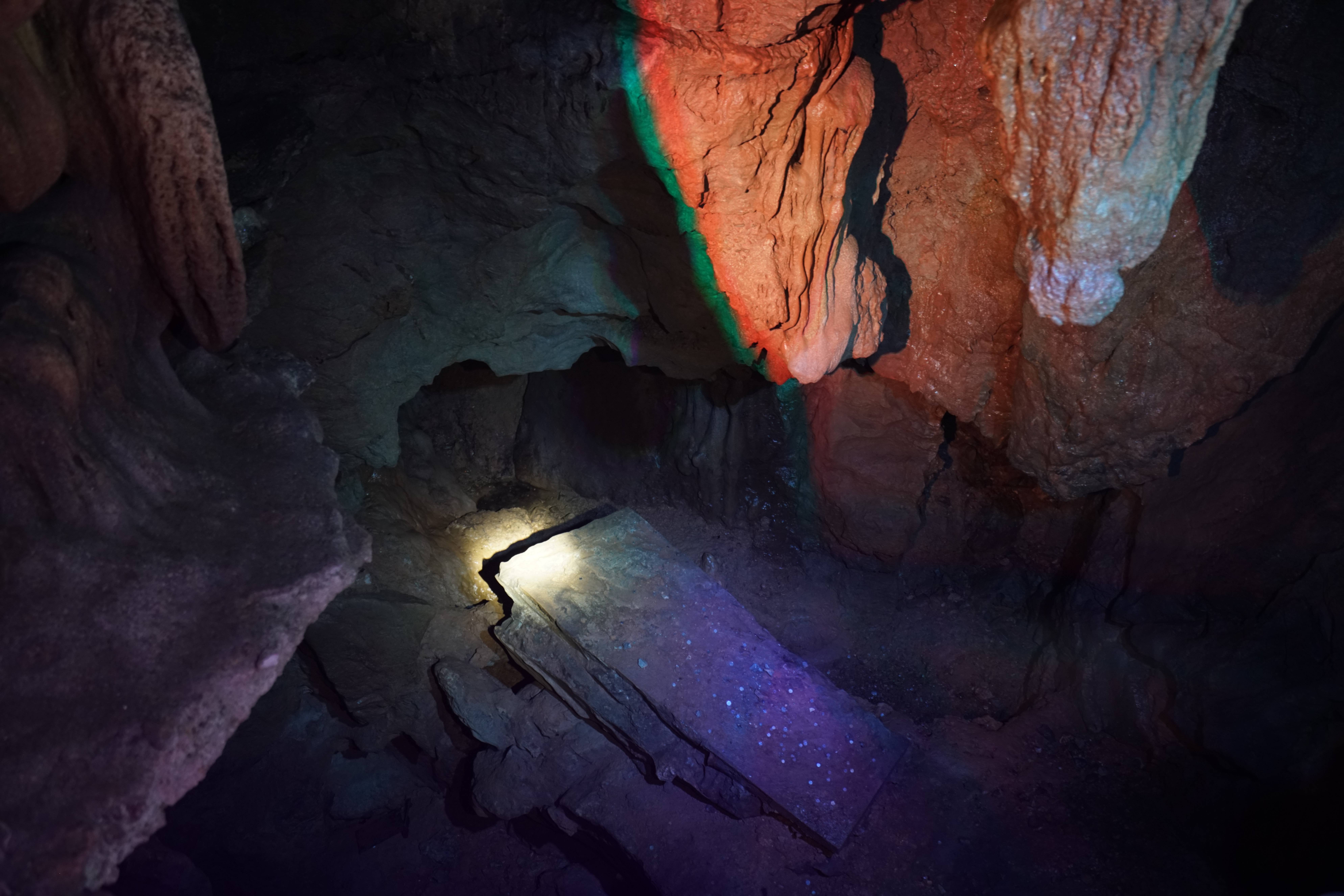 原创             江西最神秘的溶洞景区，洞内惊现石棺，盗墓笔记曾在这里取景