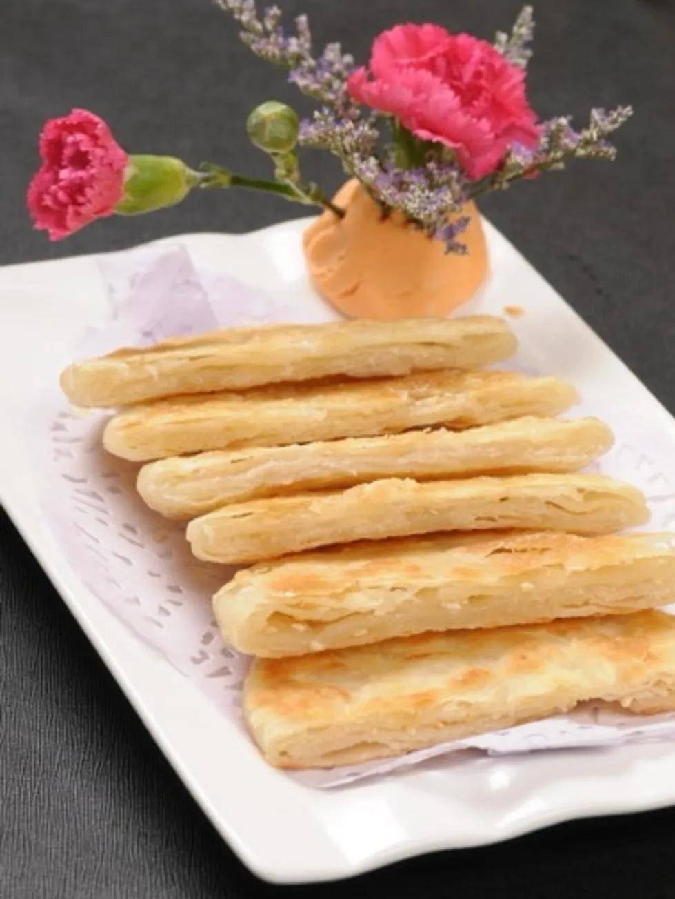 清糖饼,层次清晰,含糖不露,味美香甜,油而不腻_圆饼_桂花_白糖