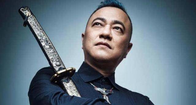 原创本山传媒二把手张家豪被李宝敏二拳打倒赵本山亲自出面才救出