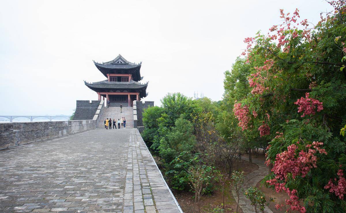 原创             中国第五大城墙，2000多年历史，免费开放，就在江西