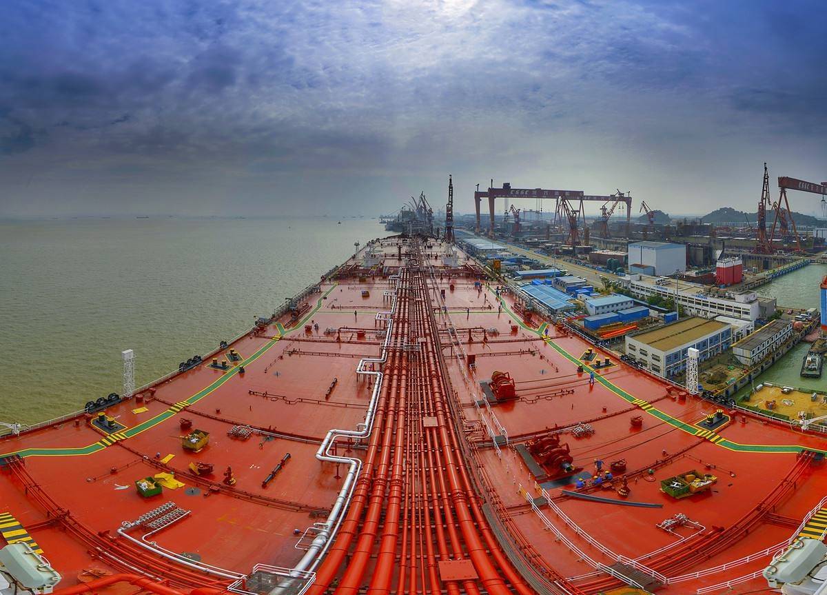 原创中国最大吨位油轮排水量是航母7倍绕赤道1圈也不用加油