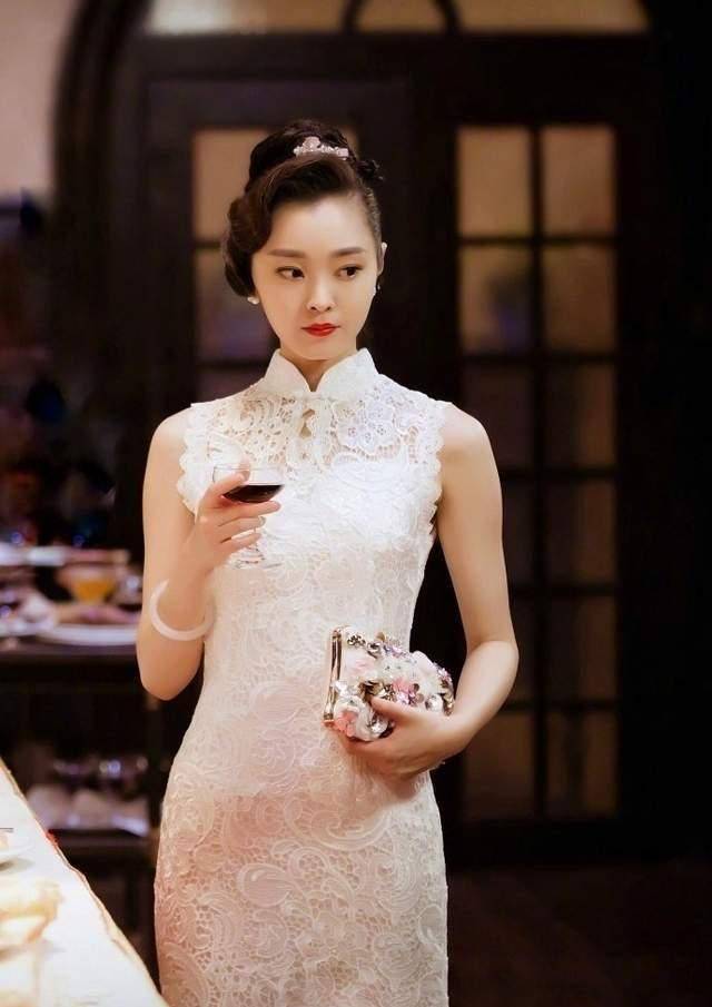 欧阳娜娜改良旗袍造型美翻了,中国女孩今夏必pick这几款裙装_传统