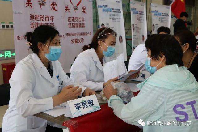 作为一名妇科医生,李秀敏具有系统的医学基础理论和专业理论知识,对