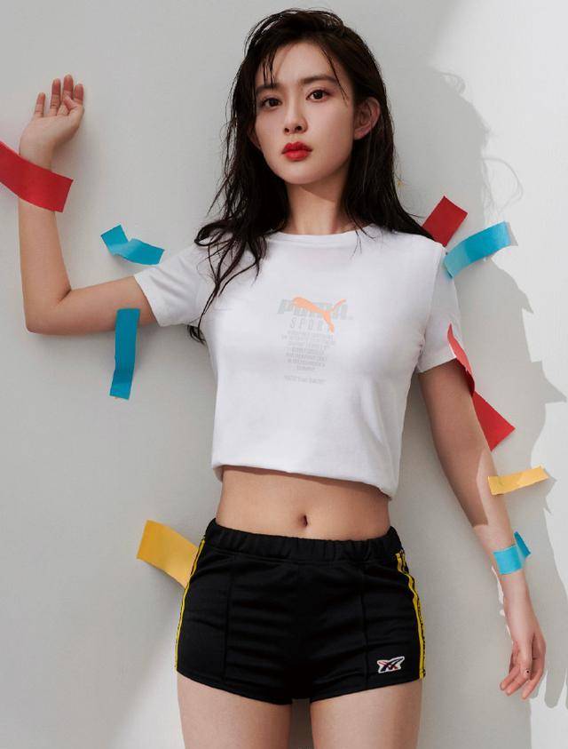 她就是90后新星女演员孟子义,凭借外冷内热,勇敢果断的叶红鱼形象走进