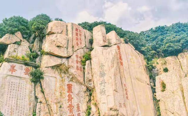 泰山有深厚的历史文化底蕴，有秀美的黄山，那么华山呢？